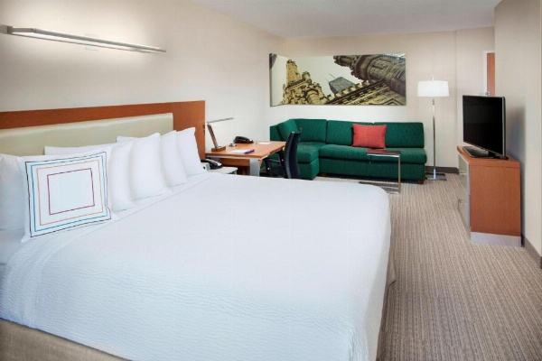 SpringHill Suites by Marriott Chicago Downtown/River North image 9